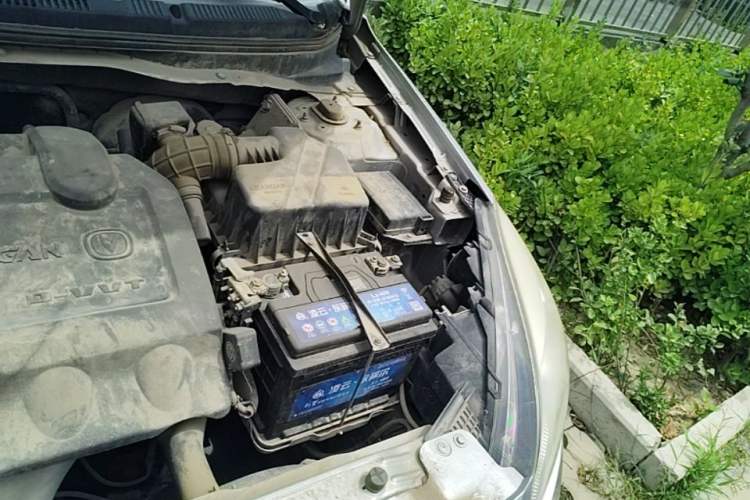 Used CHANGAN Alsvin V5 2012 1.5L Manual Dream Edition Engine Bay Left