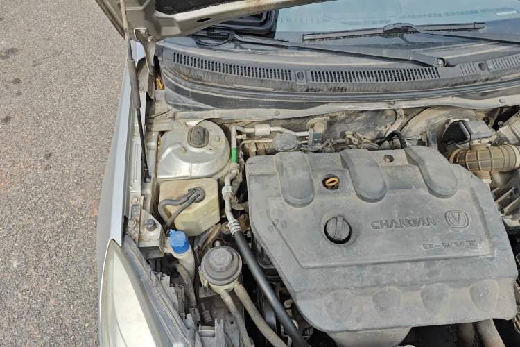Used CHANGAN Alsvin V5 2012 1.5L Manual Sport Version China IV Standard Engine Bay Right