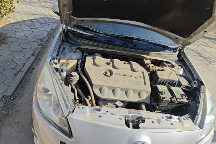 Used CHANGAN Alsvin V5 2012 1.5L Manual Dream Edition Engine Bay Right