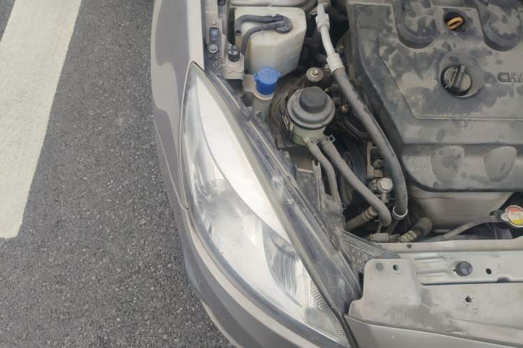 Used CHANGAN Alsvin V5 2012 1.5L Manual Dream Edition Engine Bay Right