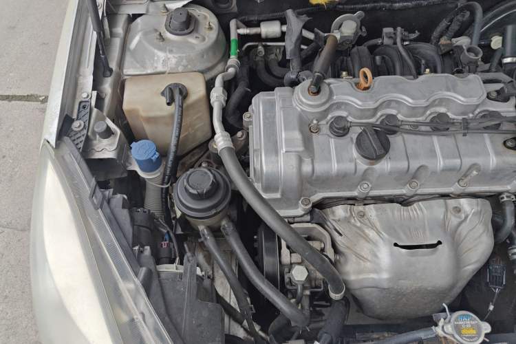 Used CHANGAN Alsvin V5 2012 1.5L Manual Dream Edition Engine Bay Right