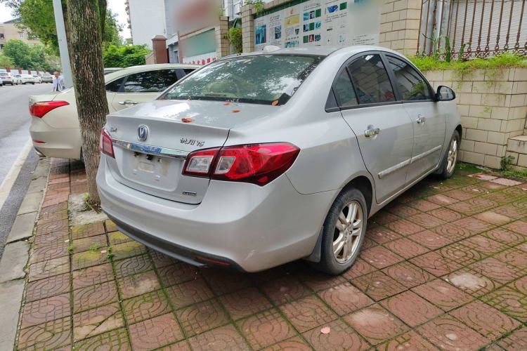 Used CHANGAN Alsvin V5 2012 1.5L Manual Dream Edition Exterior 3