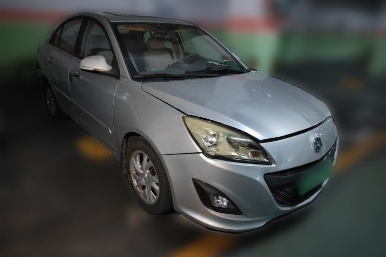 Used CHANGAN Alsvin V5 2012 1.5L Manual Sport Version China IV Standard Front Right 45 Deg