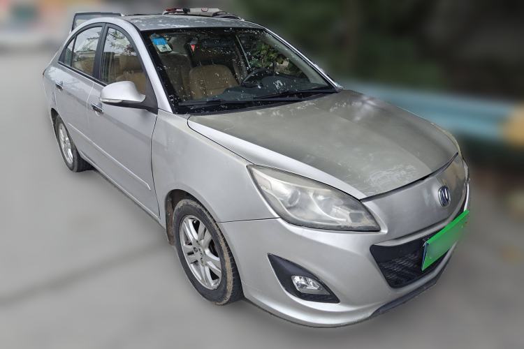 Used CHANGAN Alsvin V5 2012 1.5L Manual Dream Edition Front Right 45 Deg