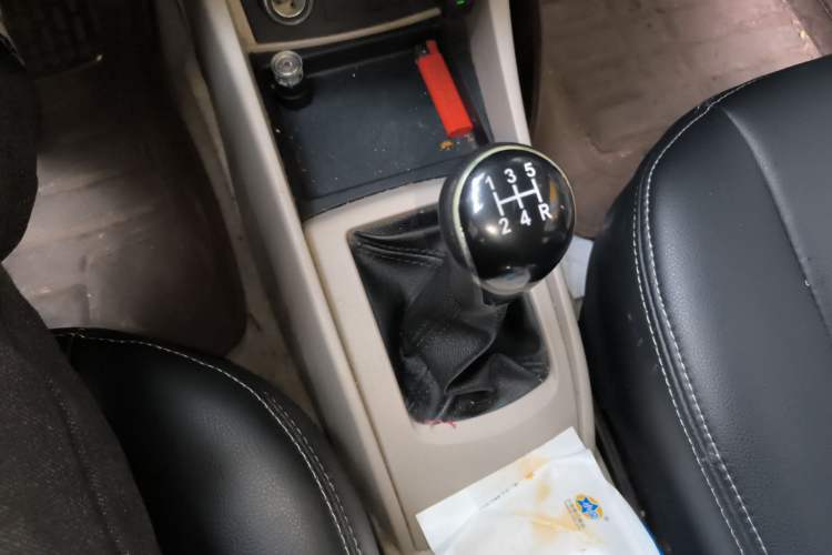 Used CHANGAN Alsvin V5 2012 1.5L Manual Sport Version China IV Standard Gear Lever