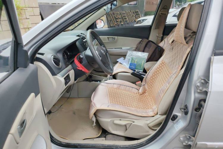 Used CHANGAN Alsvin V5 2012 1.5L Manual Dream Edition Interior 2