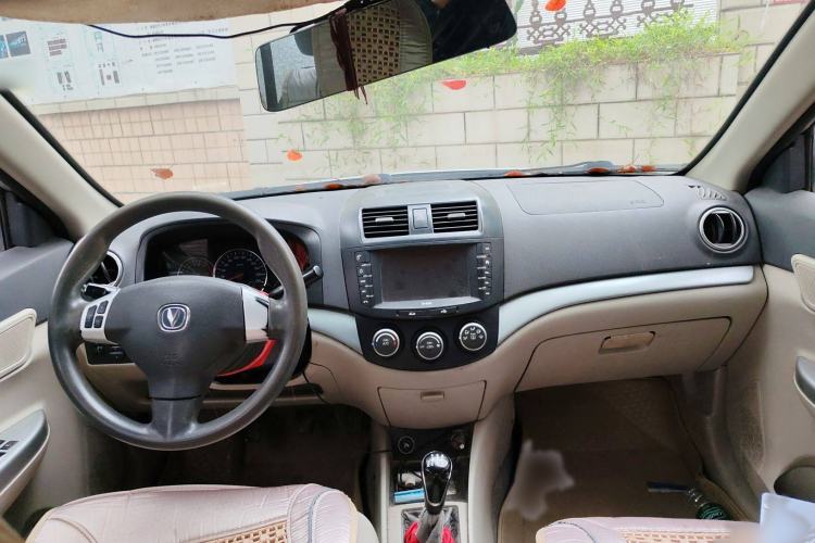 Used CHANGAN Alsvin V5 2012 1.5L Manual Dream Edition Interior 3