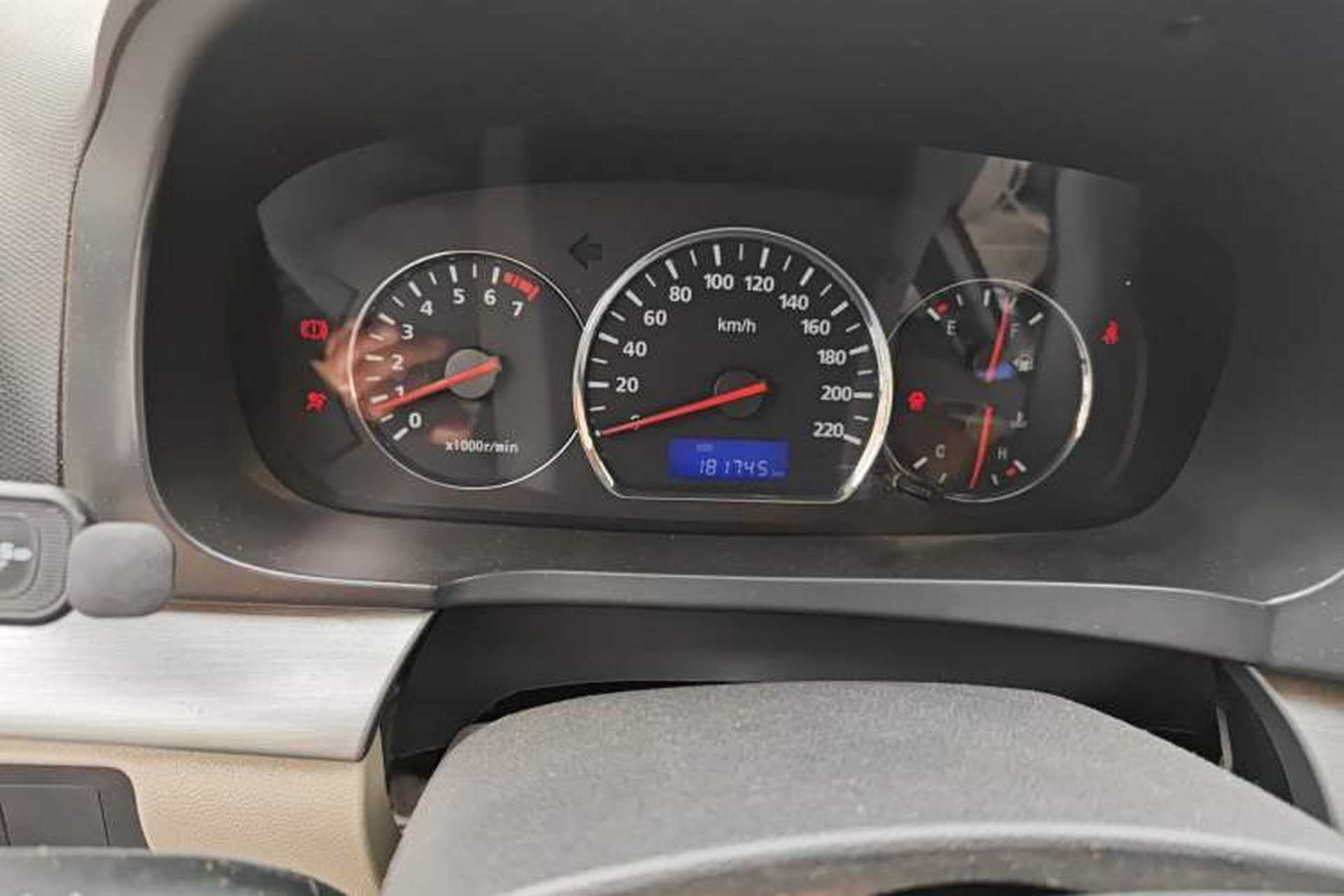 Used CHANGAN Alsvin V5 2012 1.5L Manual Sport Version China IV Standard Odometer Close Up