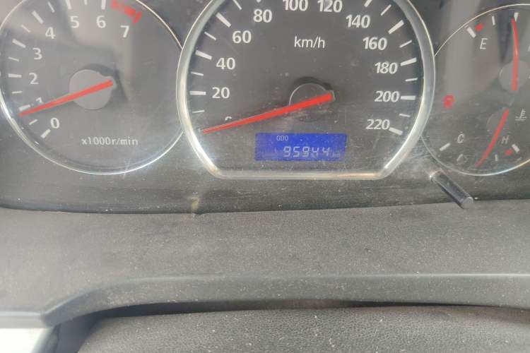 Used CHANGAN Alsvin V5 2012 1.5L Manual Dream Edition Odometer Close Up