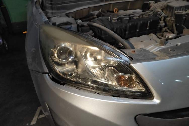 Used CHANGAN Alsvin V5 2012 1.5L Manual Sport Version China IV Standard Right Front Headlight