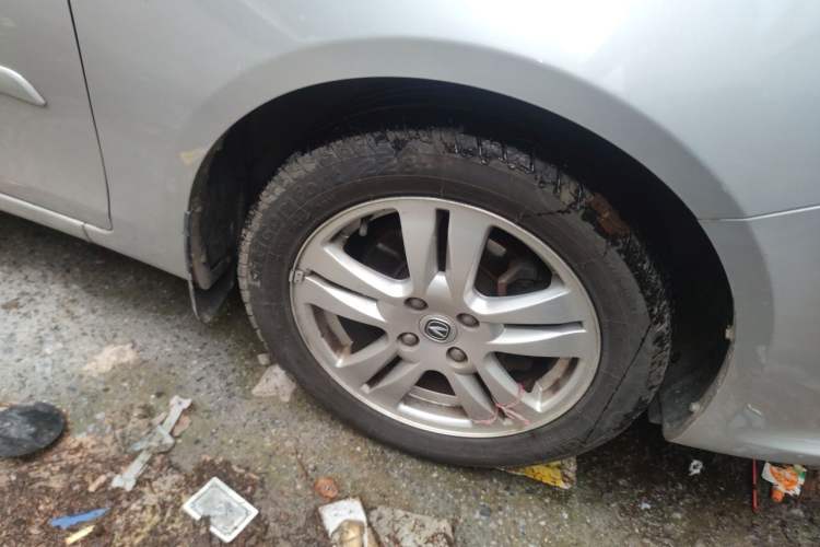 Used CHANGAN Alsvin V5 2012 1.5L Manual Dream Edition Right Front Wheel Hub