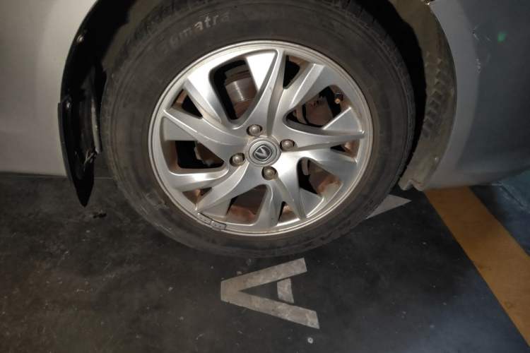 Used CHANGAN Alsvin V5 2012 1.5L Manual Sport Version China IV Standard Right Front Wheel Hub