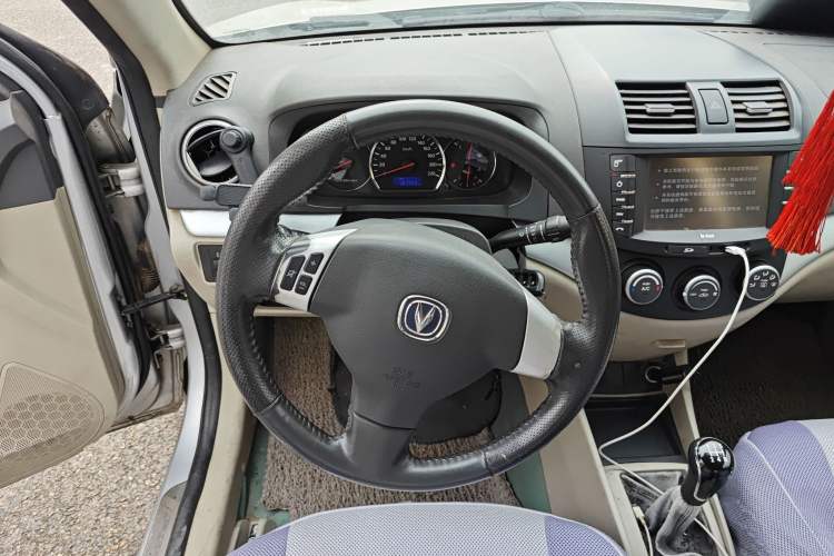 Used CHANGAN Alsvin V5 2012 1.5L Manual Sport Version China IV Standard Steering Wheel