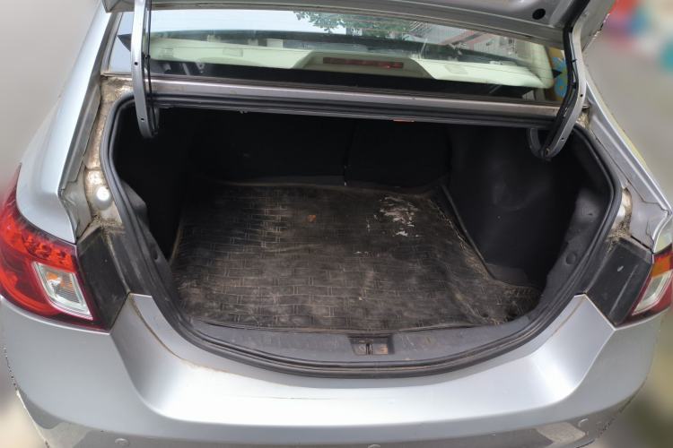 Used CHANGAN Alsvin V5 2012 1.5L Manual Sport Version China IV Standard Trunk