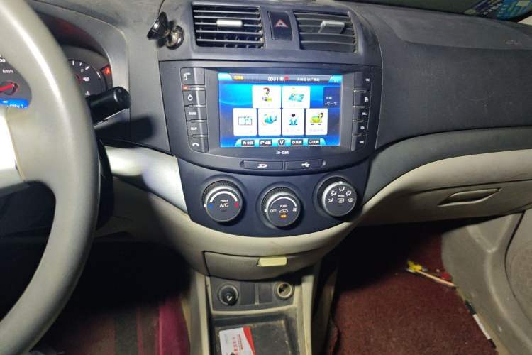 Used CHANGAN Alsvin V5 2012 1.5L Manual Dream Edition Audio And AC Panel