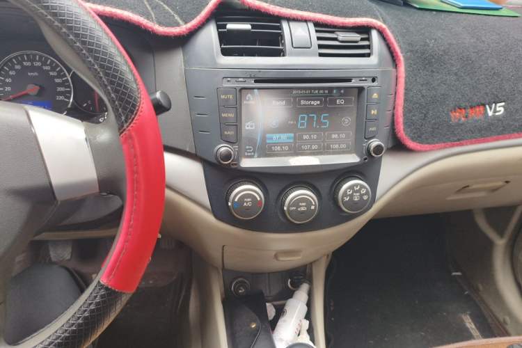 Used CHANGAN Alsvin V5 2012 1.5L Manual Dream Edition Audio And AC Panel