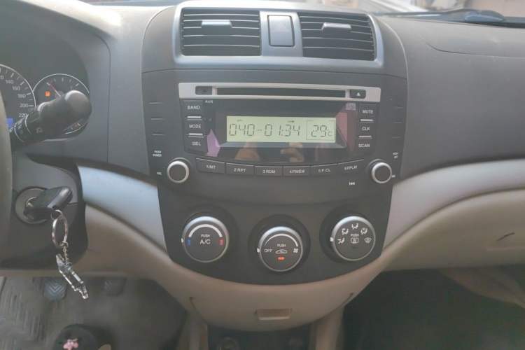 Used CHANGAN Alsvin V5 2012 1.5L Manual Dream Edition Audio And AC Panel