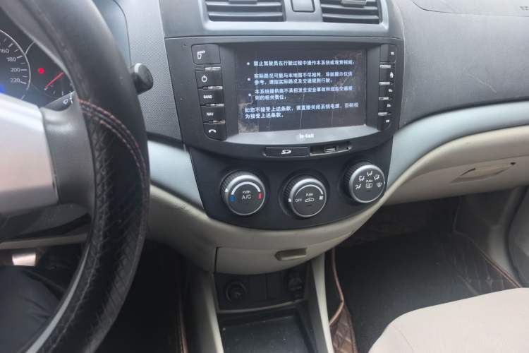 Used CHANGAN Alsvin V5 2012 1.5L Manual Dream Edition Audio And AC Panel