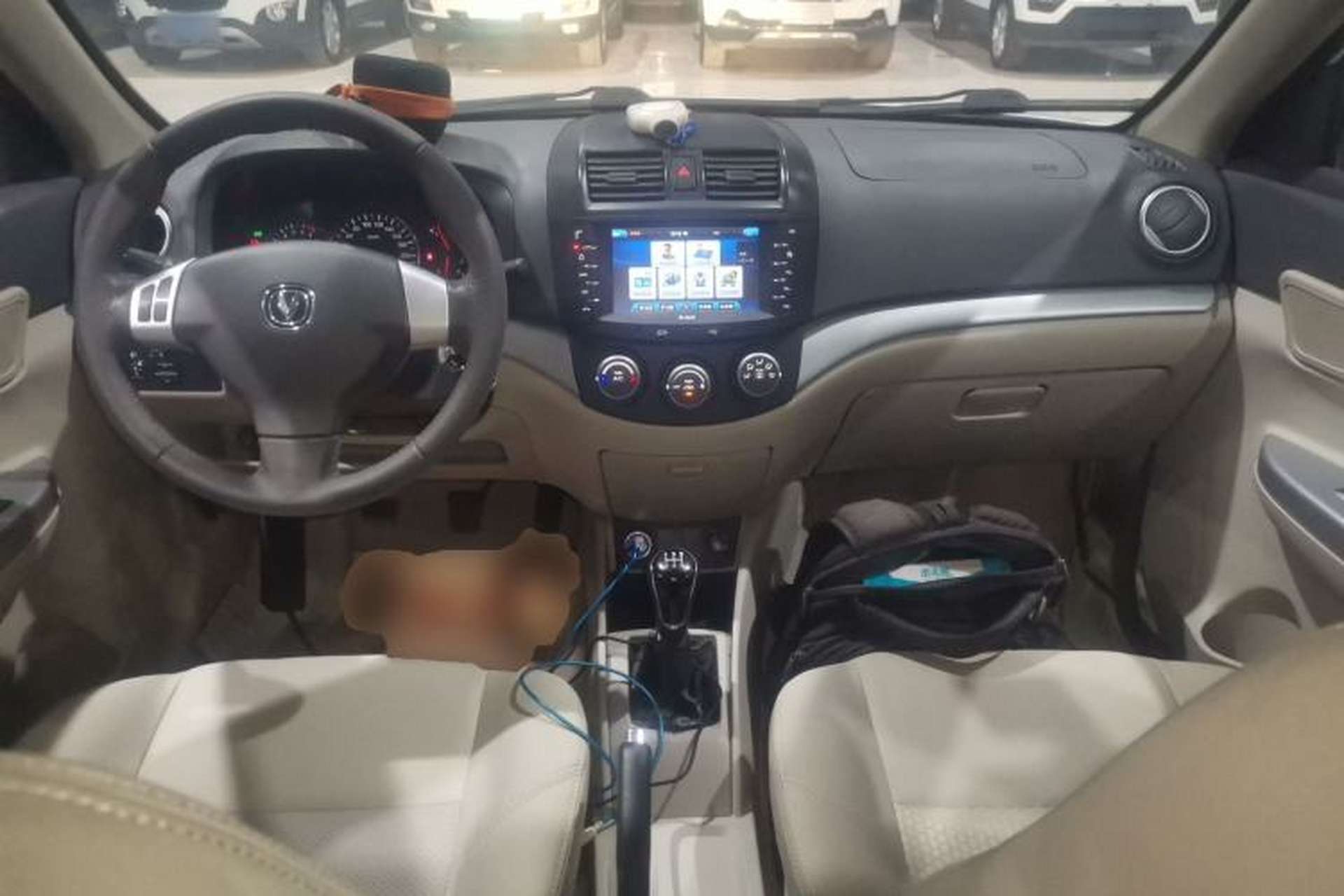 Used CHANGAN Alsvin V5 2012 1.5L Manual Sport Version China IV Standard Center Console