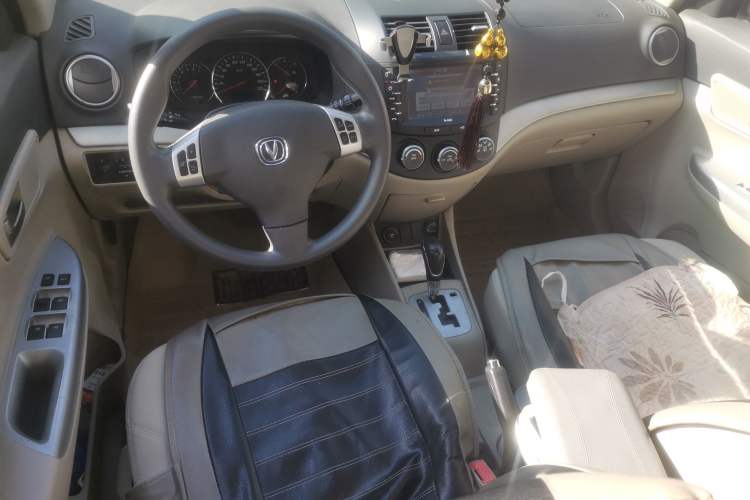 Used CHANGAN Alsvin V5 2012 1.5L Automatic Dream Edition Center Console