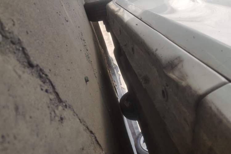 Used CHANGAN Alsvin V5 2012 1.5L Automatic Dream Edition Chassis Front Right
