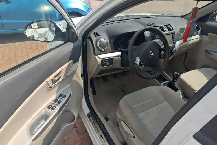 Used CHANGAN Alsvin V5 2012 1.5L Manual Sport Version China IV Standard Driver Seat