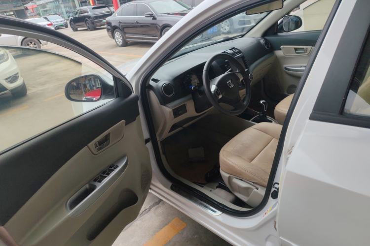 Used CHANGAN Alsvin V5 2012 1.5L Manual Sport Version China IV Standard Driver Seat