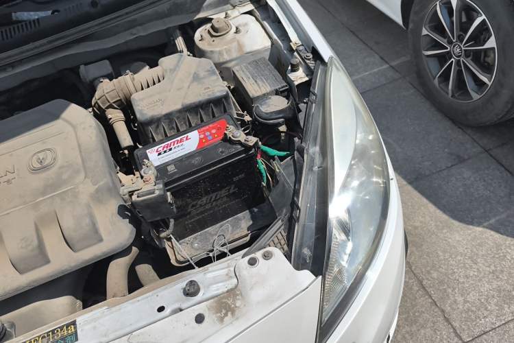 Used CHANGAN Alsvin V5 2012 1.5L Manual Sport Version China IV Standard Engine Bay Left