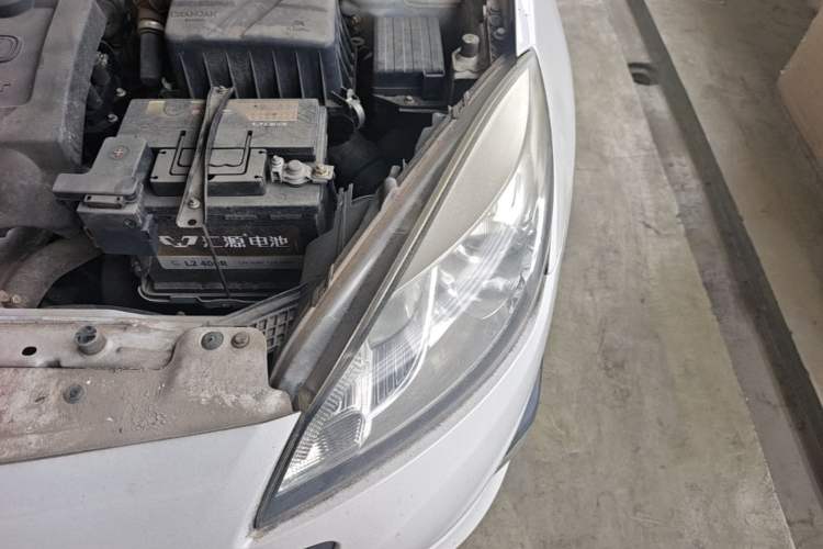 Used CHANGAN Alsvin V5 2012 1.5L Manual Dream Edition Engine Bay Left