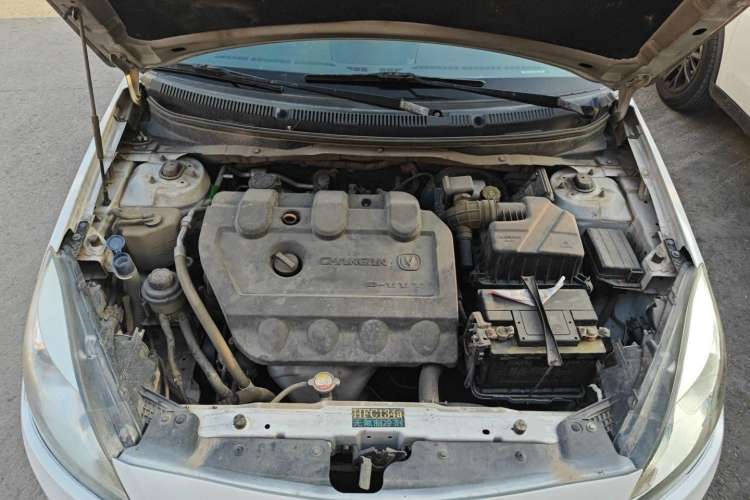 Used CHANGAN Alsvin V5 2012 1.5L Manual Dream Edition Engine Bay