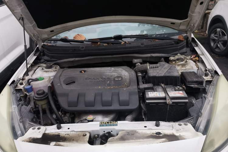 Used CHANGAN Alsvin V5 2012 1.5L Manual Dream Edition Engine Bay