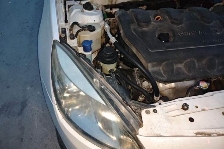 Used CHANGAN Alsvin V5 2012 1.5L Manual Dream Edition Engine Bay Right