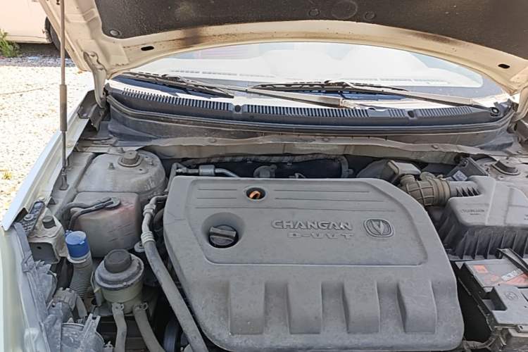 Used CHANGAN Alsvin V5 2012 1.5L Manual Dream Edition Engine Bay Right
