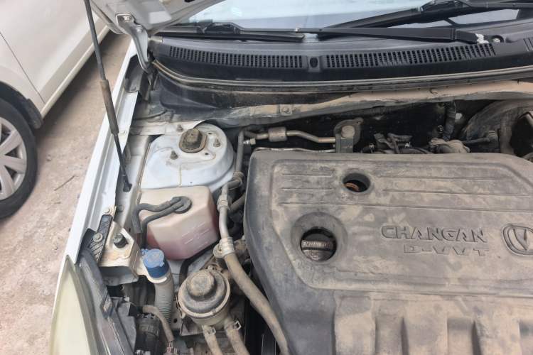 Used CHANGAN Alsvin V5 2012 1.5L Manual Dream Edition Engine Bay Right