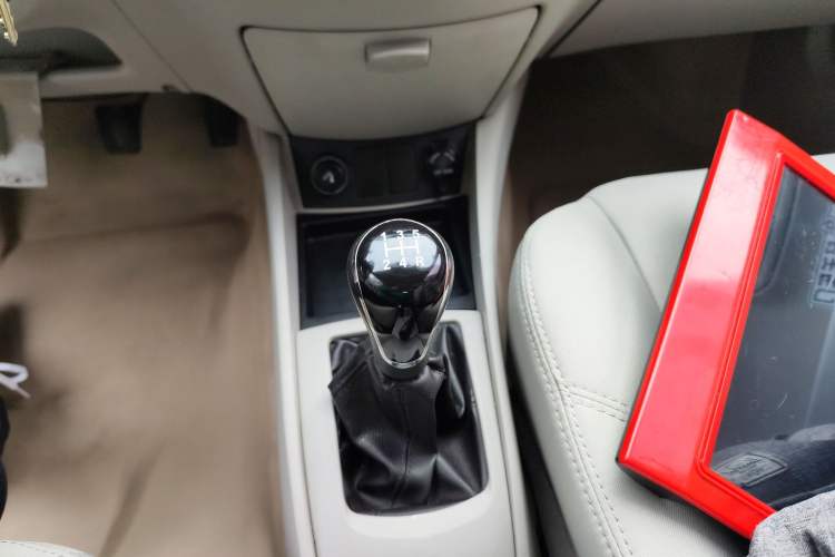 Used CHANGAN Alsvin V5 2012 1.5L Manual Dream Edition Gear Lever
