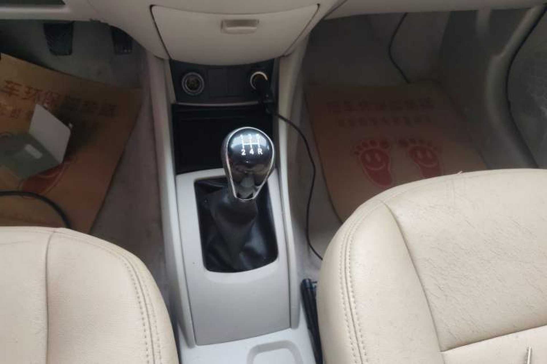 Used CHANGAN Alsvin V5 2012 1.5L Manual Sport Version China IV Standard Gear Lever