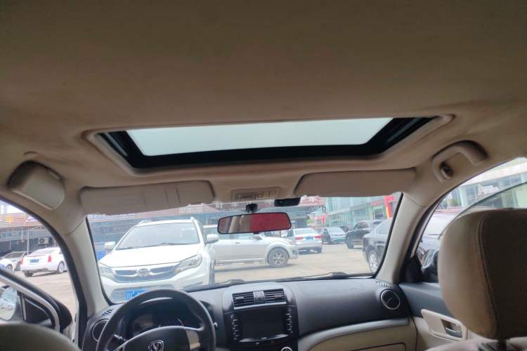 Used CHANGAN Alsvin V5 2012 1.5L Manual Sport Version China IV Standard Headliner