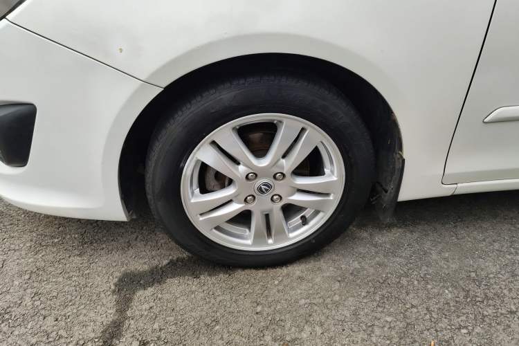 Used CHANGAN Alsvin V5 2012 1.5L Manual Dream Edition Left Front Wheel Hub