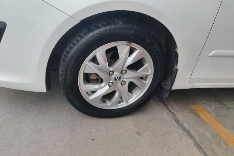 Used CHANGAN Alsvin V5 2012 1.5L Manual Sport Version China IV Standard Left Front Wheel Hub