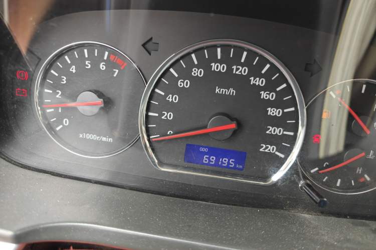 Used CHANGAN Alsvin V5 2012 1.5L Manual Dream Edition Odometer Close Up