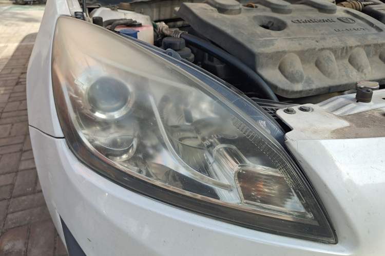 Used CHANGAN Alsvin V5 2012 1.5L Manual Dream Edition Right Front Headlight