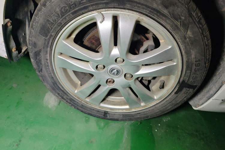 Used CHANGAN Alsvin V5 2012 1.5L Manual Dream Edition Right Front Wheel Hub