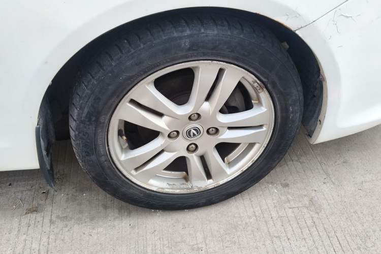 Used CHANGAN Alsvin V5 2012 1.5L Manual Dream Edition Right Front Wheel Hub