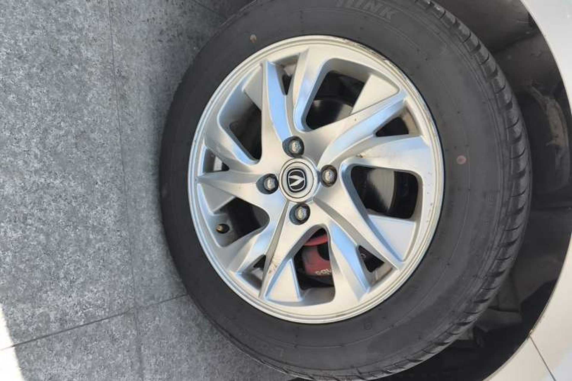 Used CHANGAN Alsvin V5 2012 1.5L Manual Sport Version China IV Standard Right Front Wheel Hub