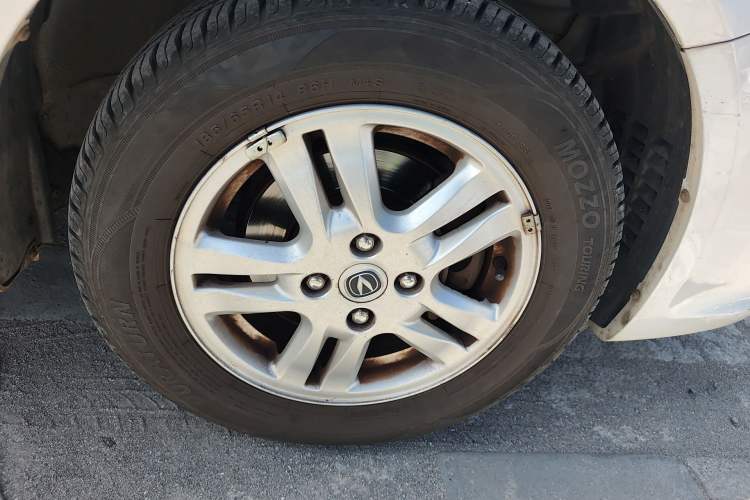 Used CHANGAN Alsvin V5 2012 1.5L Manual Dream Edition Right Front Wheel Hub
