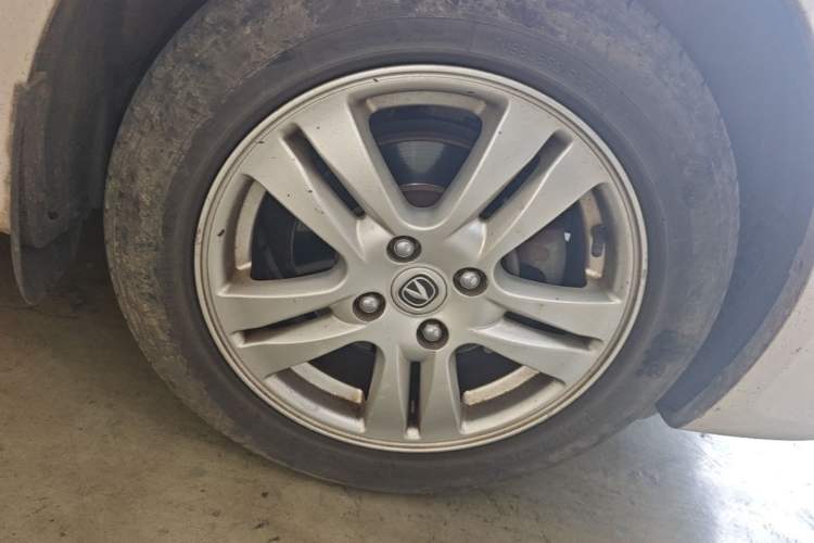 Used CHANGAN Alsvin V5 2012 1.5L Manual Dream Edition Right Front Wheel Hub