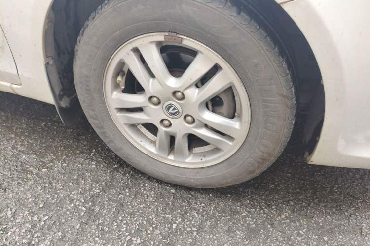 Used CHANGAN Alsvin V5 2012 1.5L Manual Dream Edition Right Front Wheel Hub