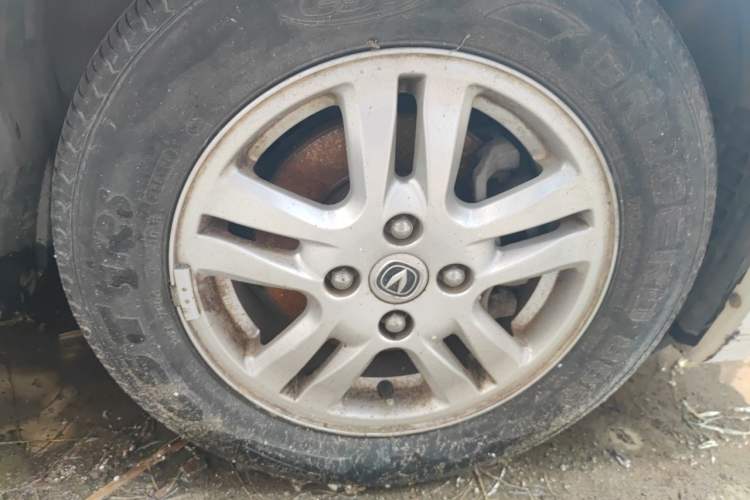 Used CHANGAN Alsvin V5 2012 1.5L Manual Dream Edition Right Front Wheel Hub