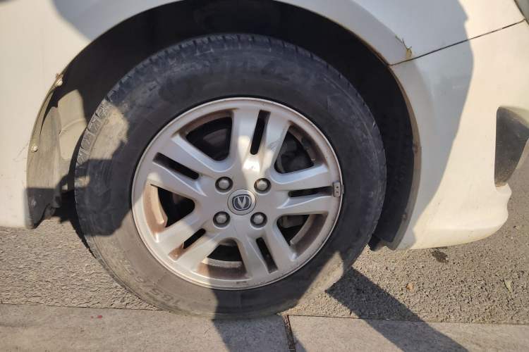 Used CHANGAN Alsvin V5 2012 1.5L Manual Dream Edition Right Front Wheel Hub