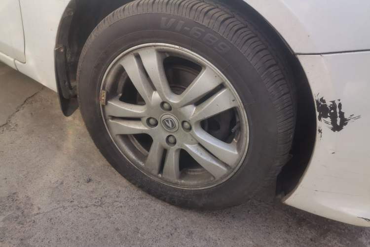 Used CHANGAN Alsvin V5 2012 1.5L Automatic Dream Edition Right Front Wheel Hub